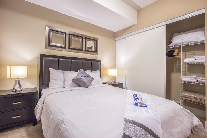 Platinum Suites - Furnished Apartments Mississauga